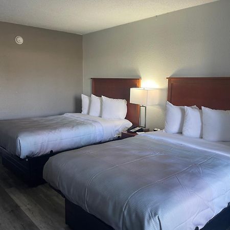 Quality Inn Fayetteville Near Fort Bragg Exteriér fotografie