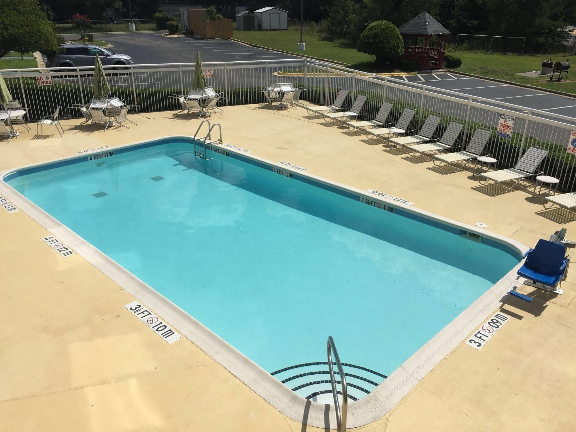 Quality Inn Fayetteville Near Fort Bragg Exteriér fotografie