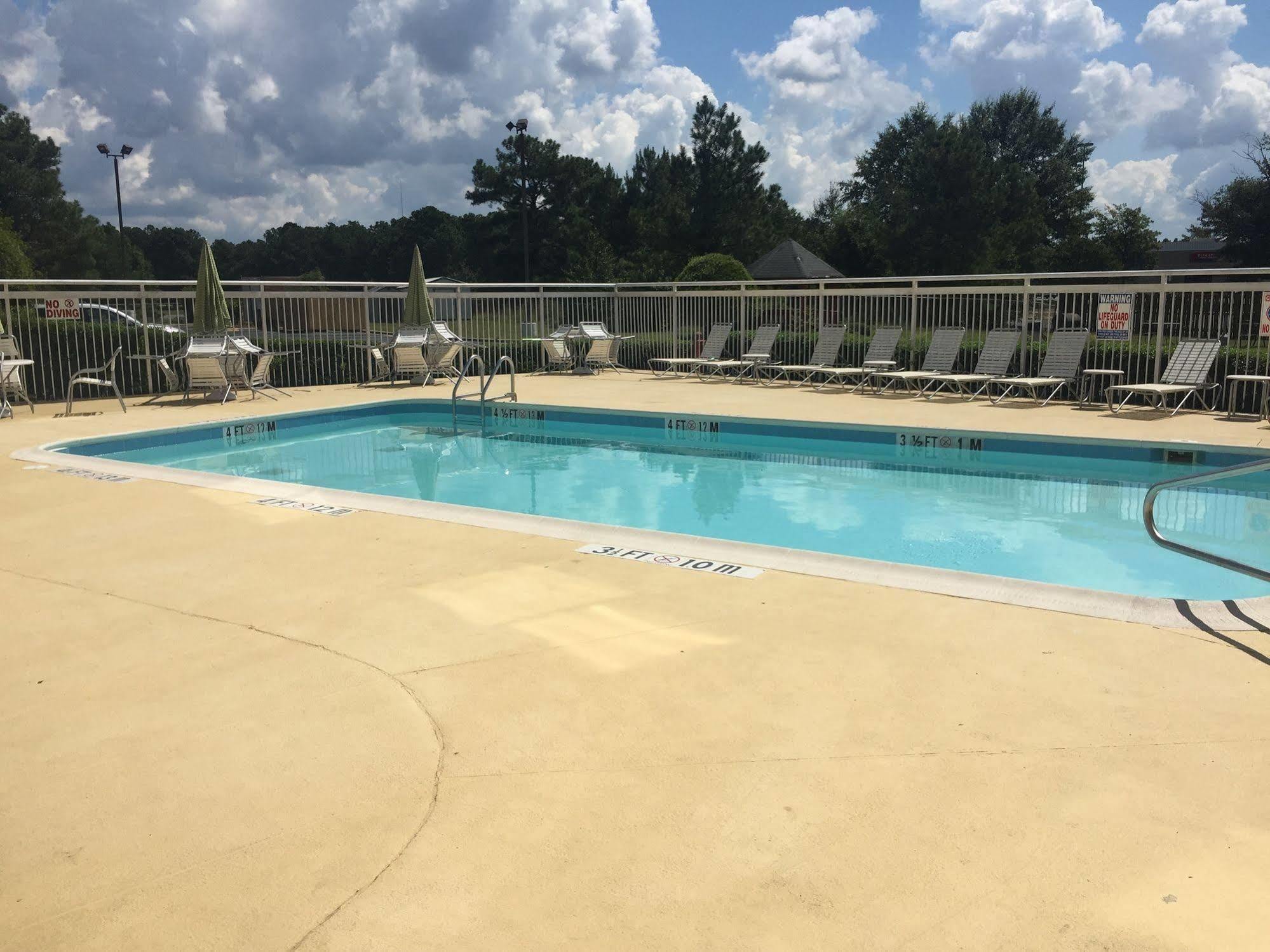 Quality Inn Fayetteville Near Fort Bragg Exteriér fotografie